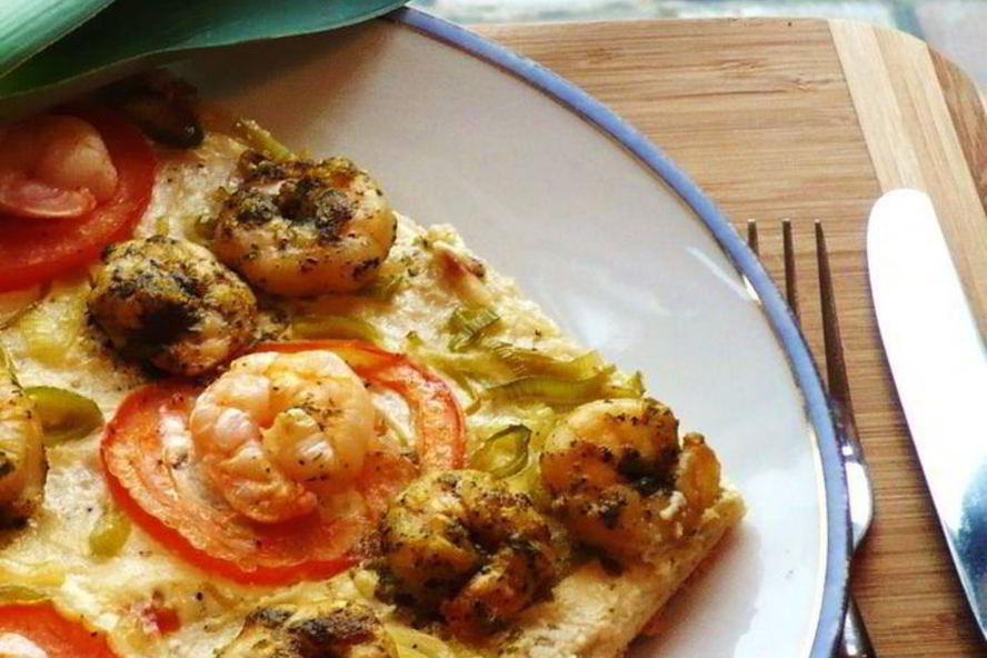 Рецепт тарта с креветками и луком-пореем