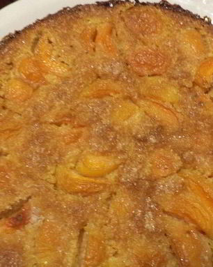 Тарт с миндальным кремом и абрикосами