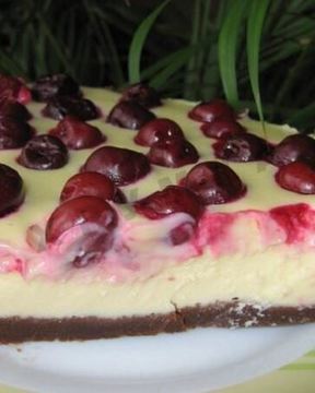 Тарт с творогом и вишней
