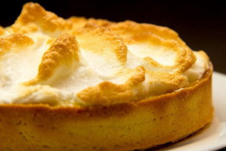 Рецепт тарта с ванильной грушей и заварным кремом под шапочкой из мереги