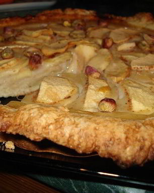 Тарт с яблоками и медовой заливкой