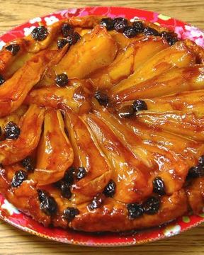 Тарт татен с грушами и изюмом