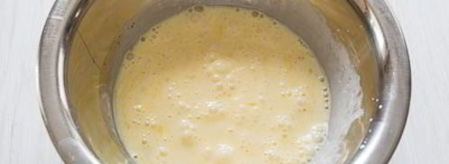 сливочная яичница-болтунья с грибами и беконом. Шаг 2