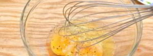 яичница-болтунья с копченостями. Шаг 3