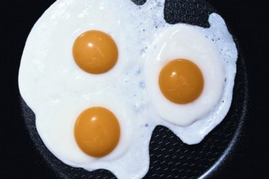 Рецепт яичницы глазунья