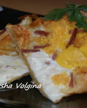 Яичница на слоеном тесте