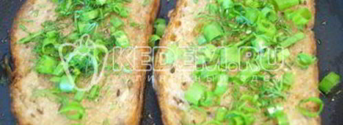 яичница с гренками и зеленью. Шаг 4