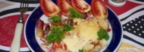 яичница с колбасой и хлебом. Шаг 5