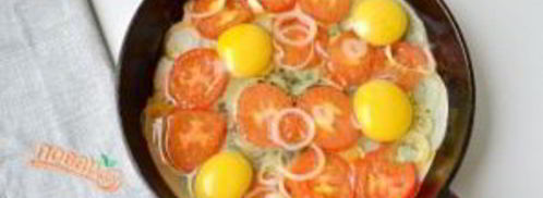 яичница с помидорами и базиликом. Шаг 4