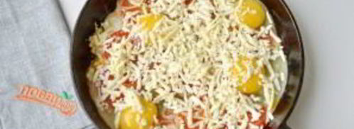 яичница с помидорами и базиликом. Шаг 5