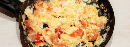 яичница с помидорами и луком. Шаг 7