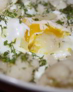 Яичница с цветной капустой и пармезаном