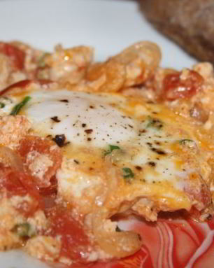 Яичница со сметаной