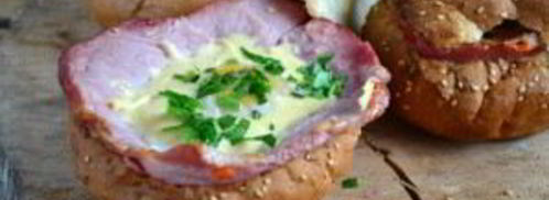 яичница в булочке с ветчиной. Шаг 5