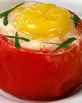 Яичница в помидорах