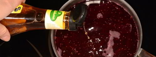 яйца, маринованные в свекольном соке. Шаг 2