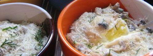 яйца с рисом, запеченные в соусе из шампиньонов. Шаг 11