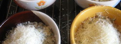 яйца с рисом, запеченные в соусе из шампиньонов. Шаг 10