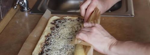 закуска — бисквитный рулет с грибам. Шаг 6