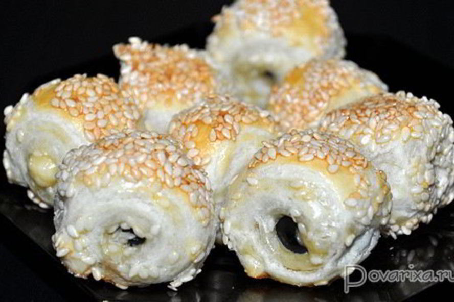 Рецепт закуски из маслин в слоеном тесте