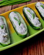 Закуска из огурцов, фаршированных горбушей