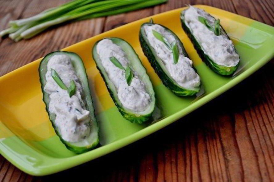 Рецепт закуски из огурцов, фаршированных горбушей