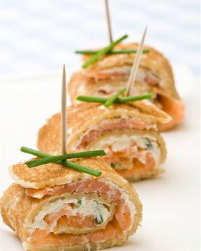 Закуска с семгой и ветчиной