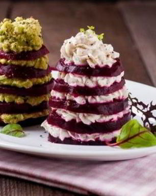 Закуска Свекольные елочки с авокадо