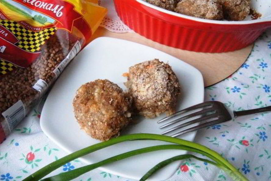Рецепт запеченных гречневых шариков с квашеной капустой