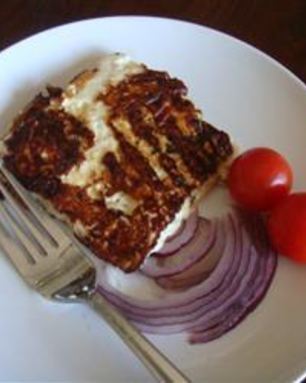 Жареная фета Саганаки