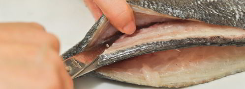 дорадо, фаршированная жюльеном из морепродуктов. Шаг 4