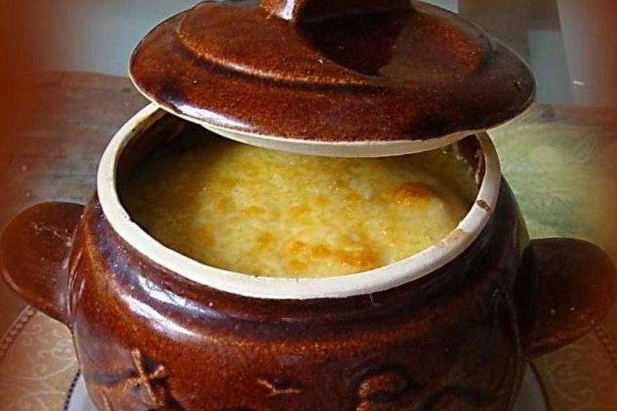 Рецепт жульена на молоке с курицей и грибами в горшочках