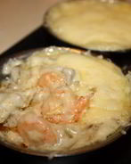 Жюльен с мидиями и креветками